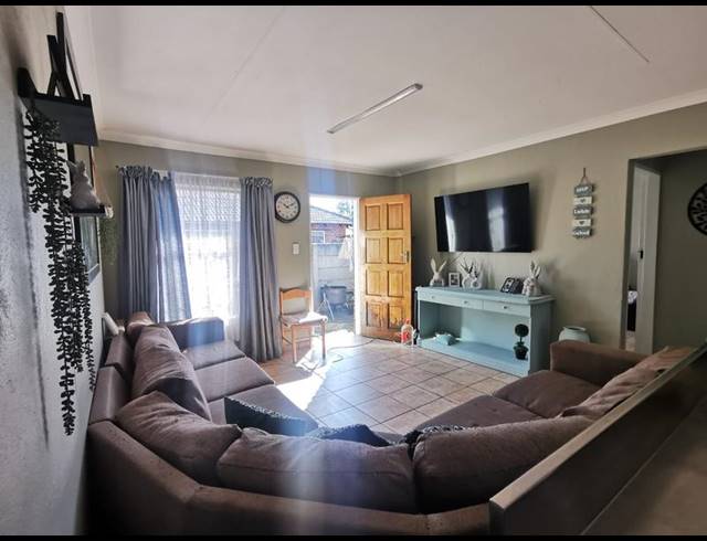 3 BEDROOM PROPERTY TO RENT IN STRUBENVALE